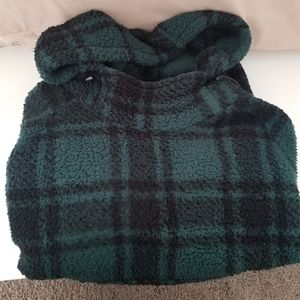 PINK XL Green and Black Sherpa